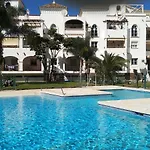 Apartamento Con Piscina Y Terraza Junto A La Playa